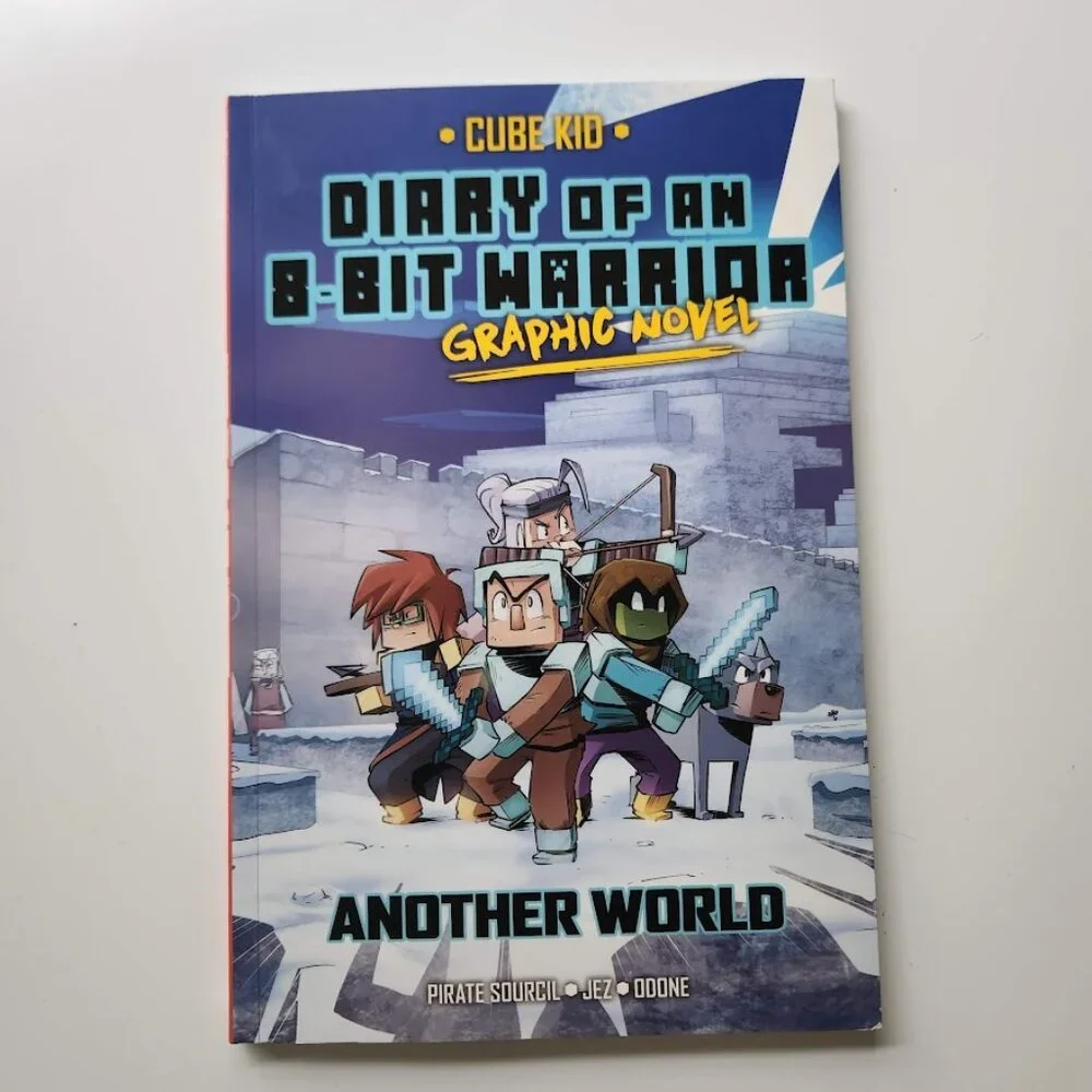 NEW  Minecraft Book Bundle Diary of an 8-Bit Warrior Graphic Novel Comic Books